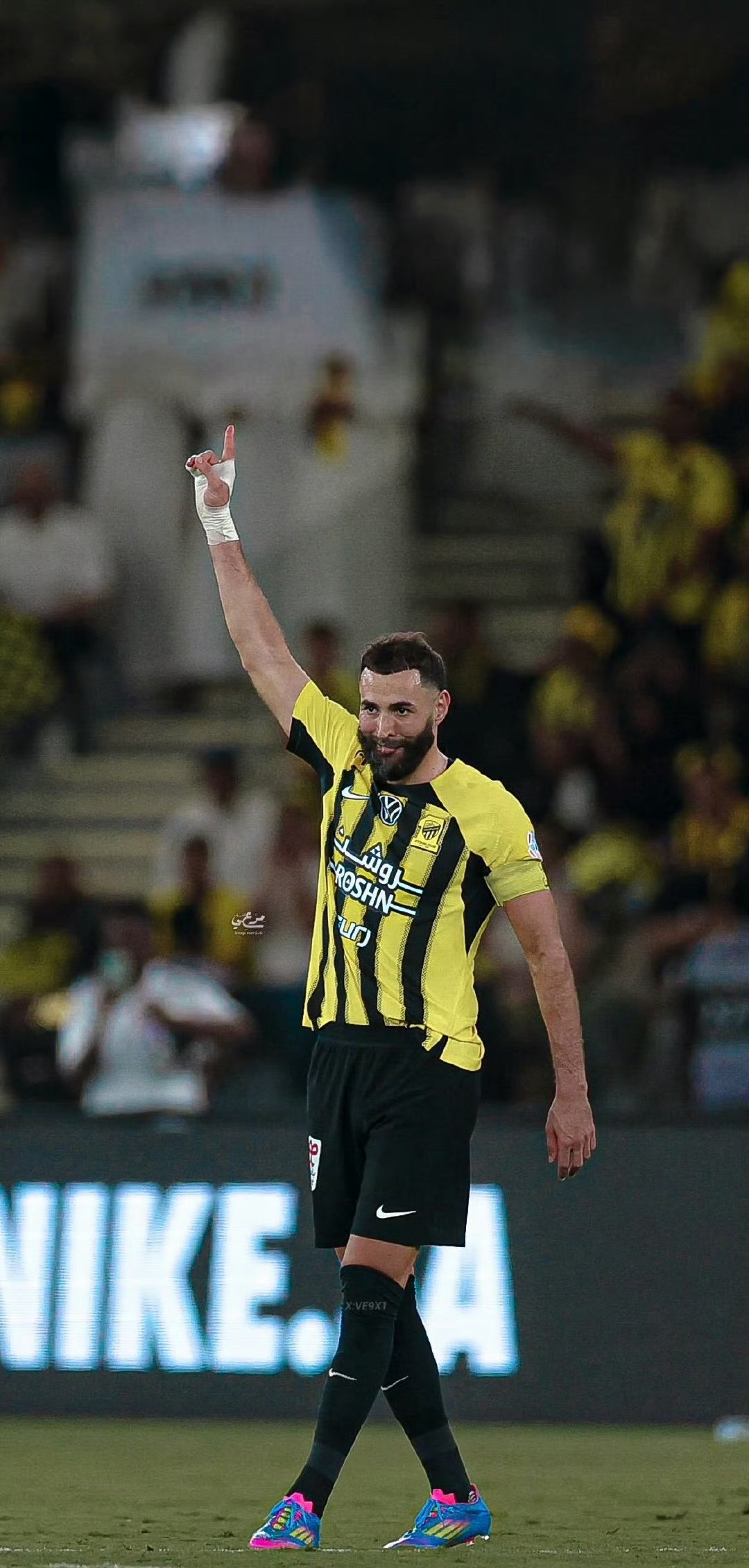 瓦伦西亚血洗勒沃库森，本泽马完成帽子戏法的简单介绍