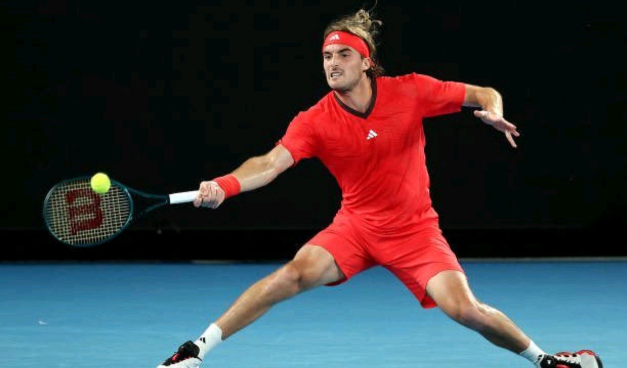 德国网球队力克意大利网球队，西西帕斯完成帽子戏法