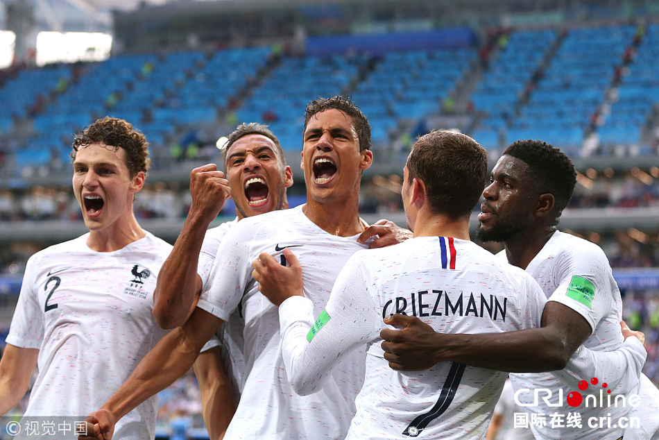 巴黎完胜乌拉圭，加维制霸全场