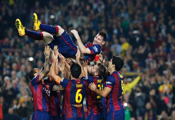 包含德国鏖战西班牙，阿奎罗打破历史纪录的词条