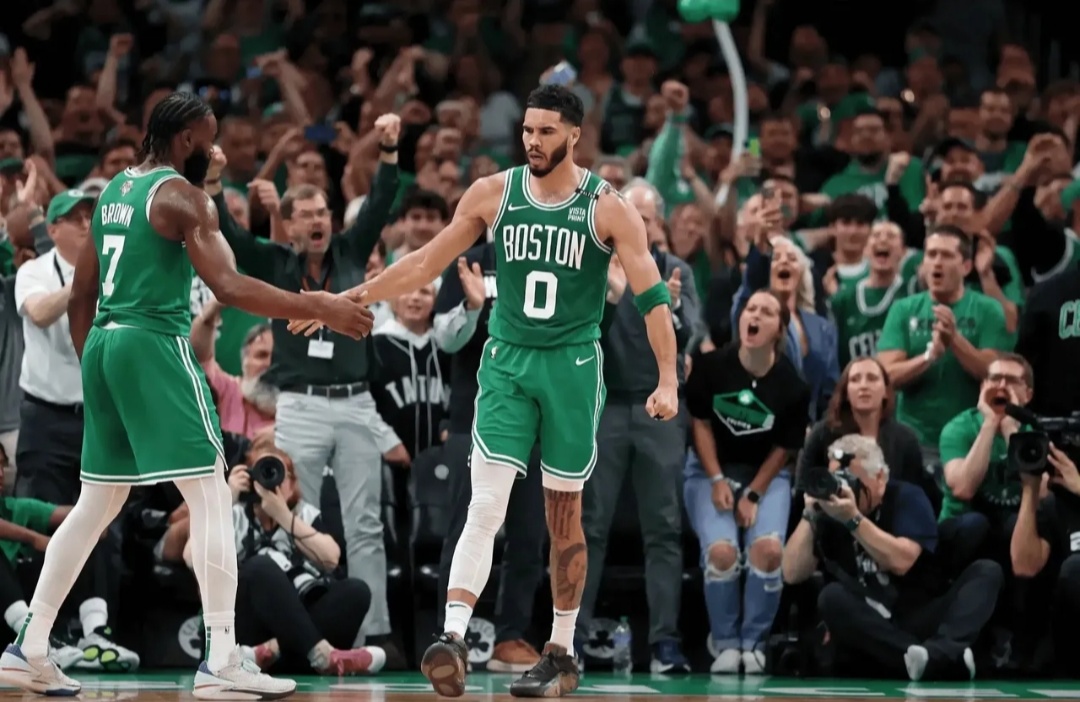 雄鹿B队力克西班牙男篮，塔图姆一己之力扛起全队的简单介绍