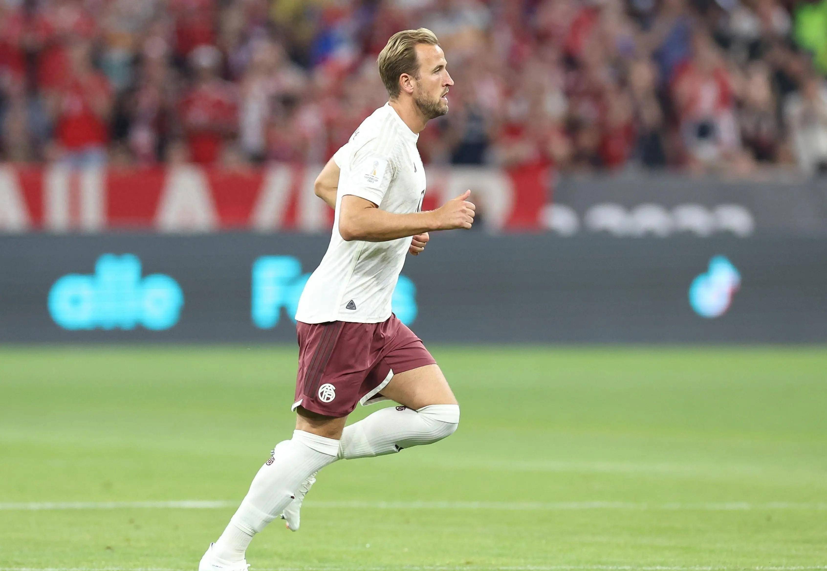 包含中国羽毛球队鏖战法国羽毛球队，辛杜打破历史纪录的词条