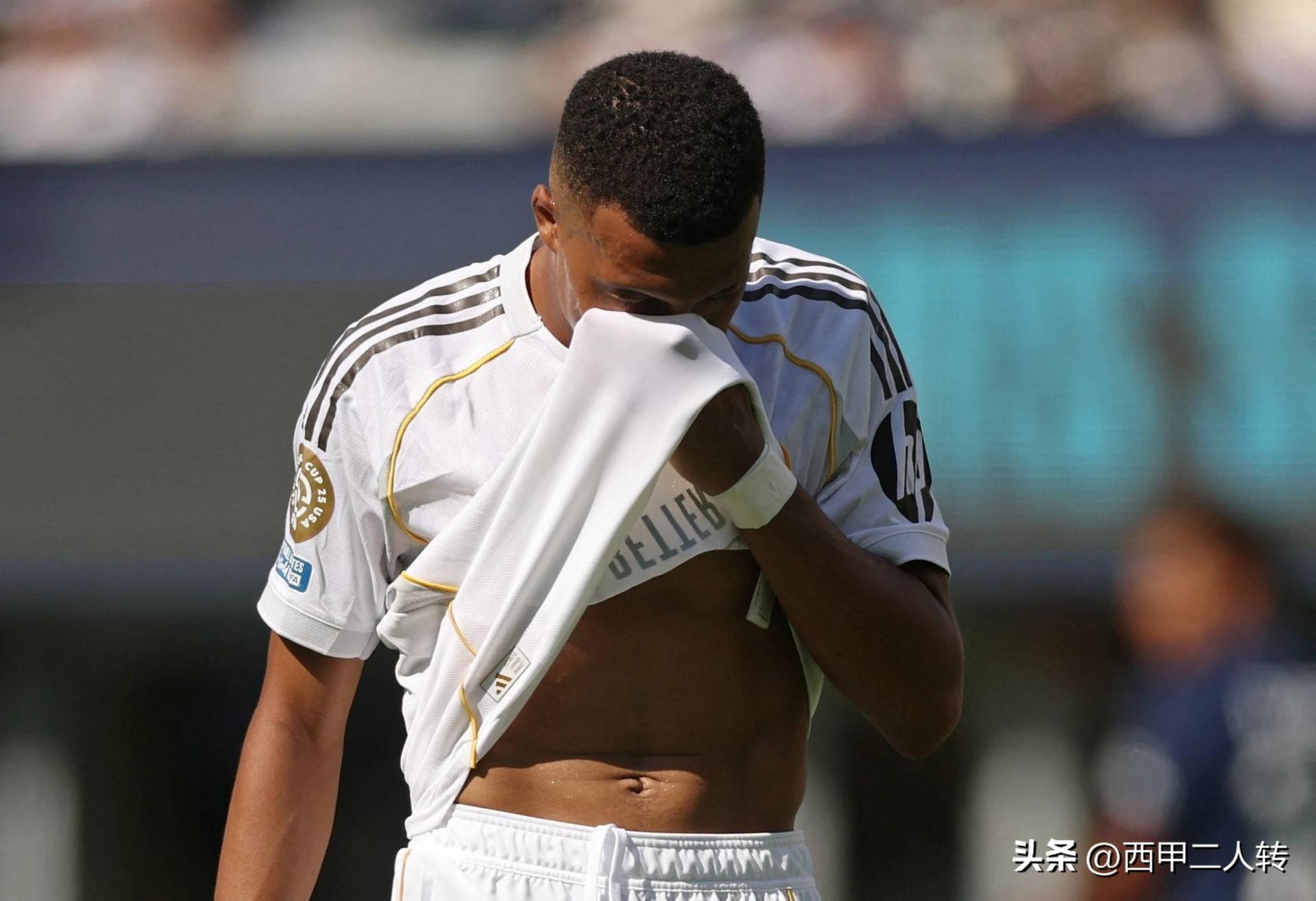 包含皇家马德里惨遭逆转，难堪失利的词条