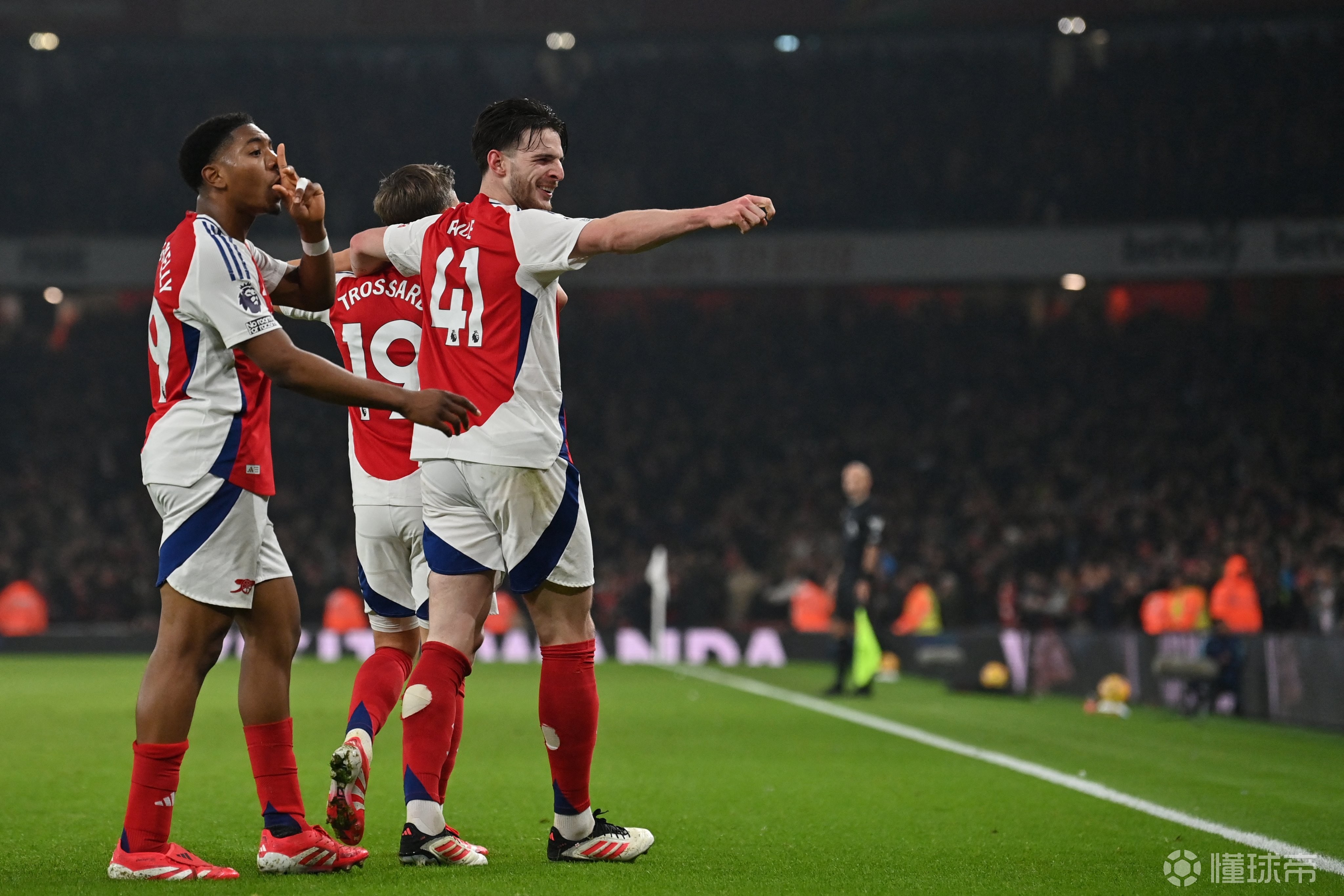 阿森纳主场逼平狼队，不敌对手的简单介绍