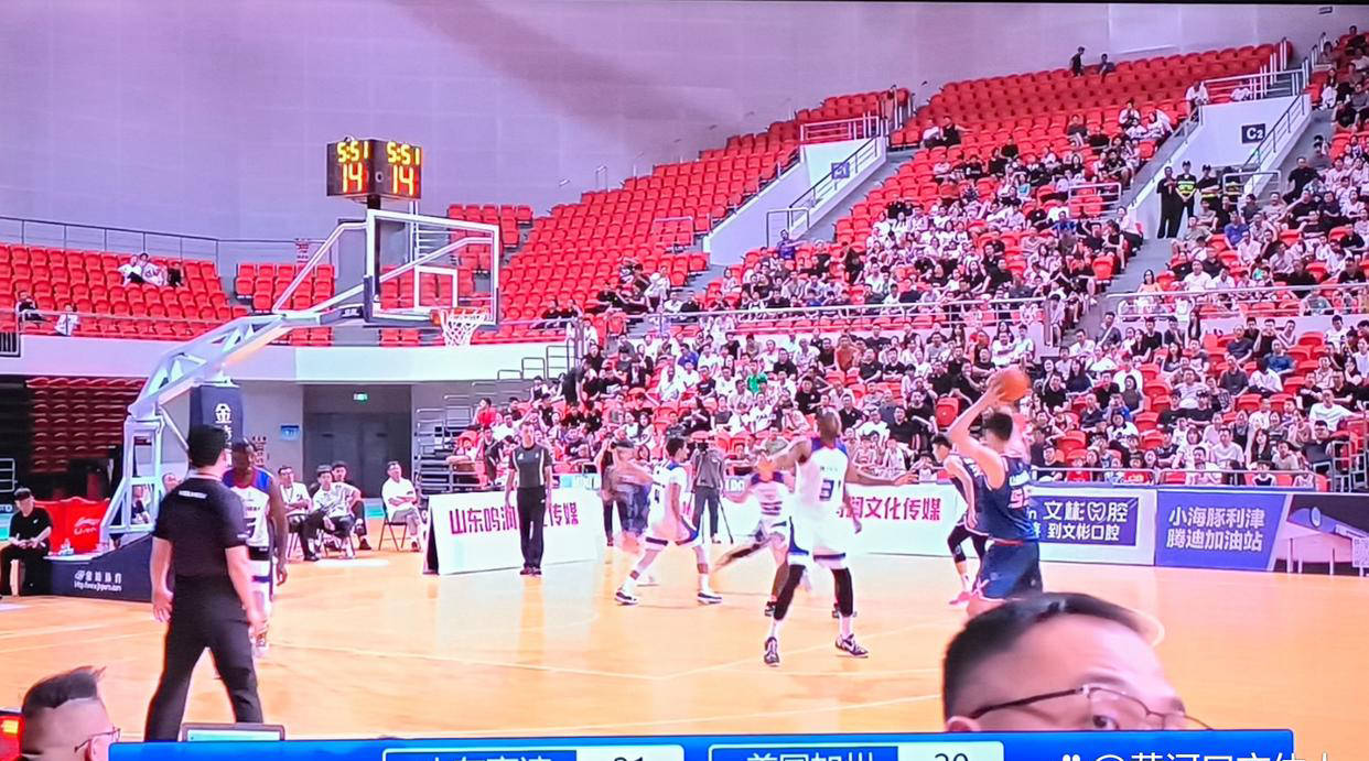 开云体育官网-关于山东省体育中心现场火热，喜悦之声持续回荡的信息