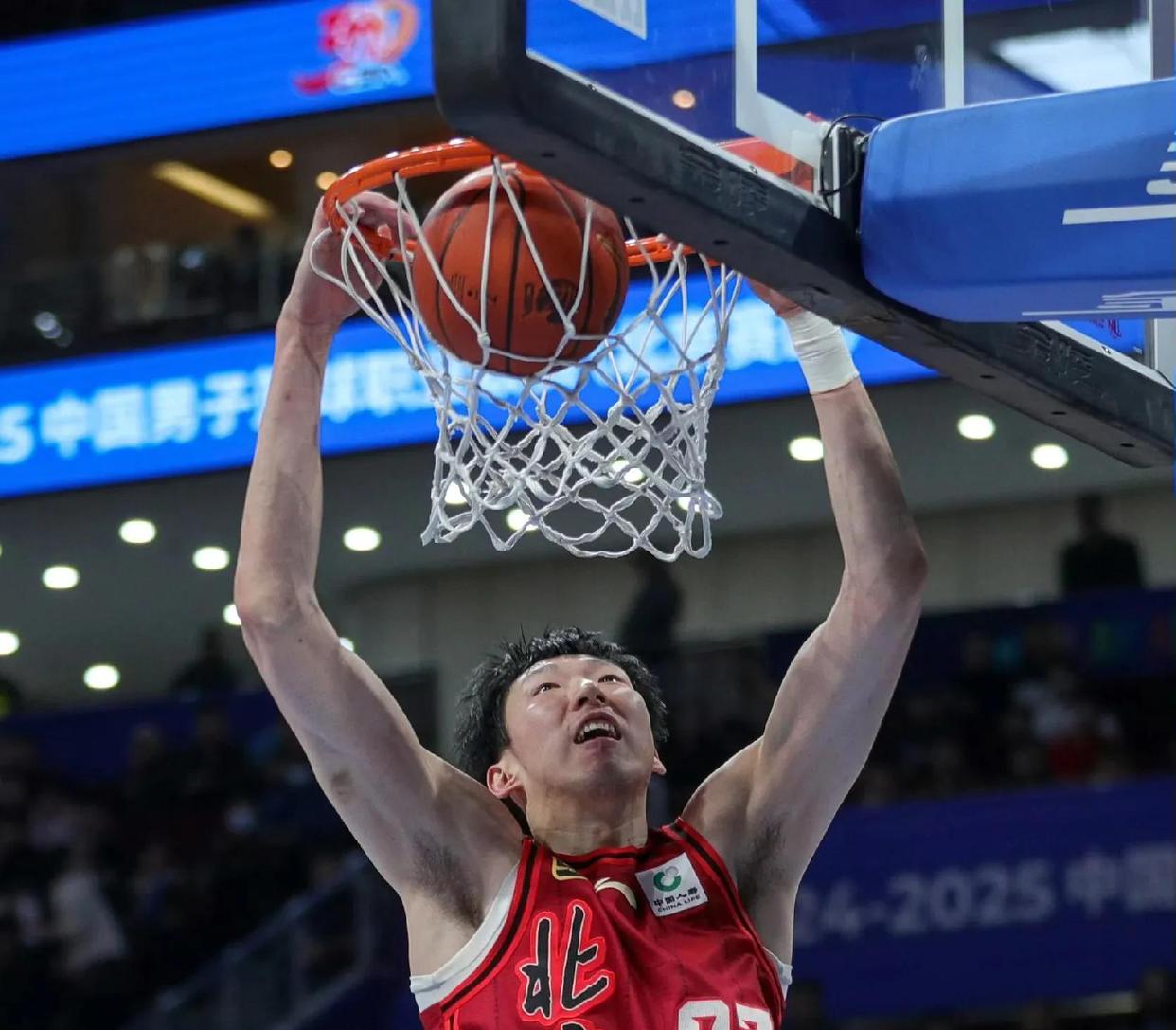 关于广东宏远战胜山西队,豪取宝贵三分的信息 关于广东宏远战胜山西队,豪取宝贵三分的信息