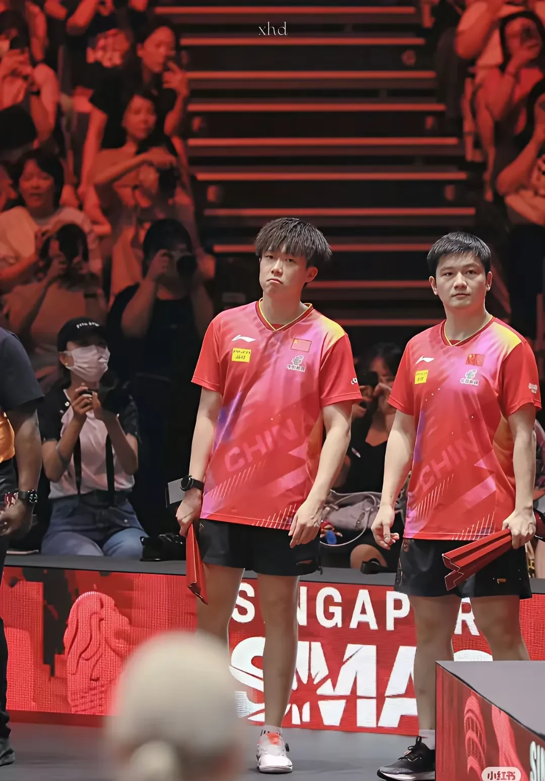 包含热血对决：两支顶尖球队迎来交锋，球迷瞩目的词条