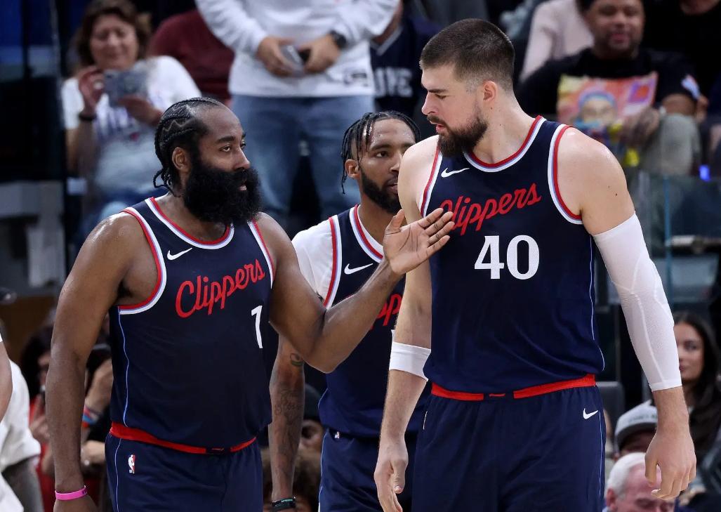 关于公牛力克山西队，哈登状态火热的信息