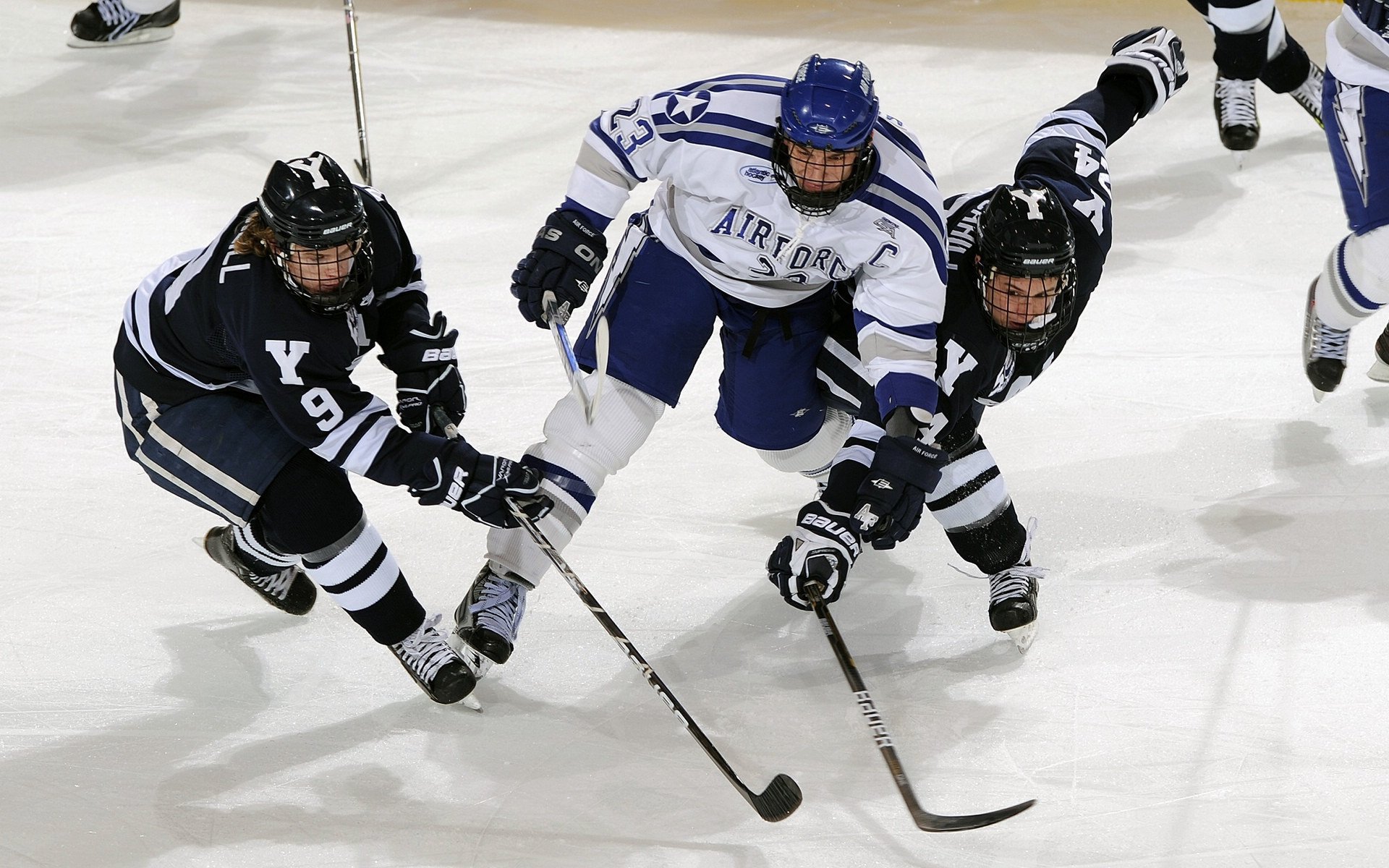 绿茵场上的孤胆英雄,孙兴慜以个人能力改写战局,爱尔兰力克巴拉圭启示录