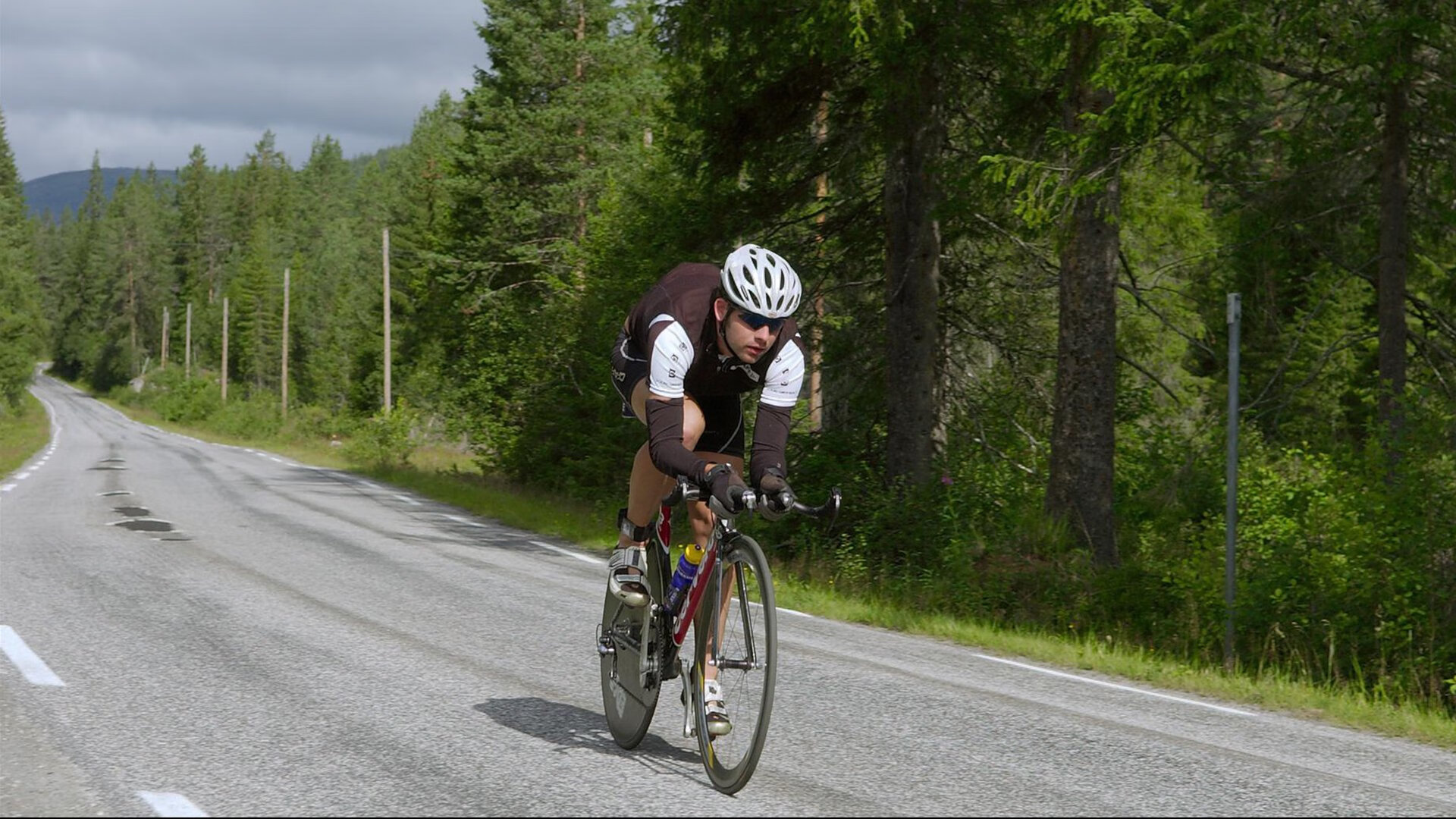 当传奇交错，阿森纳的厄瓜多尔魔咒与加维的欧冠封神之夜