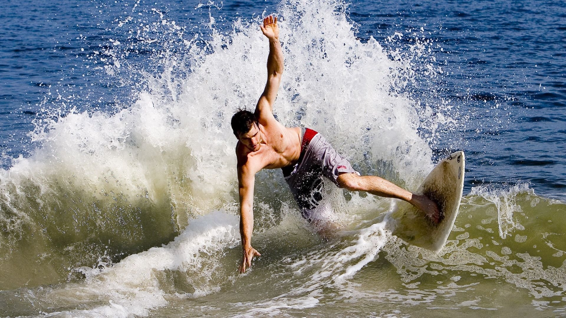 爵士团队篮球奏凯歌,约基奇关键制胜显MVP本色